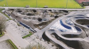 Core Loop Pumptrack des Bikepark Bergheims | © HERO.aero