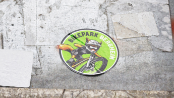 Aufkleber mit dem Fuchs am Bike und Logo Bikepark Bergheim | © Bikepark Bergheim